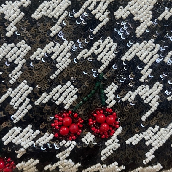 NWT π€π VIRAL HANDCRAFTED IN INDIA Cherry Chevron Beaded Bag - Picture 5 of 9